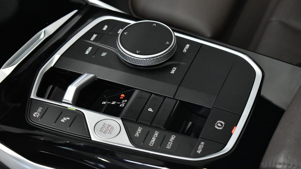 BMW Serii 3, 320