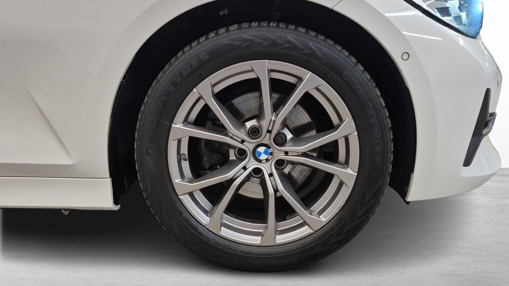BMW Serii 3, 320