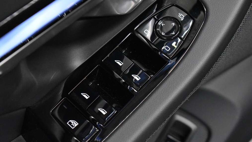 BMW Serii 5, 520