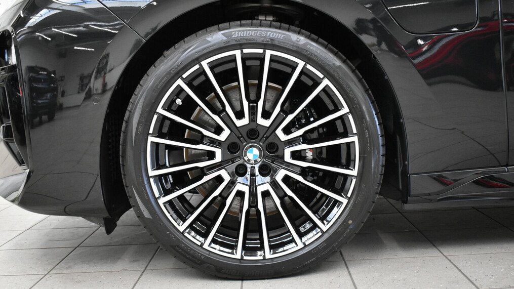 BMW Serii 7, 760