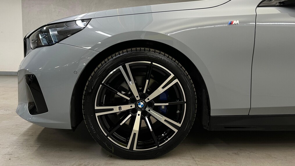 BMW Serii 5, 520
