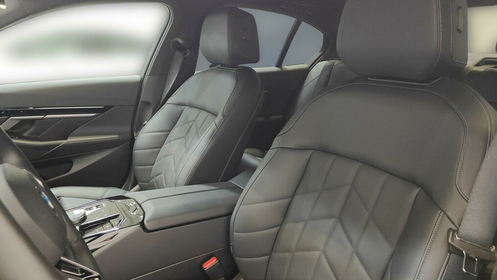 BMW Serii 5, 520