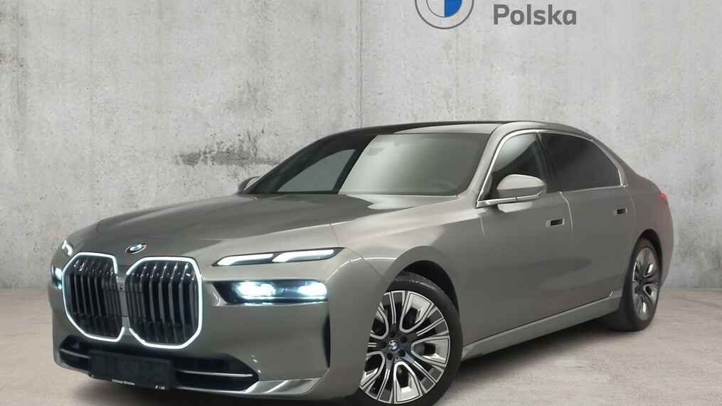 BMW Serii 7, 740
