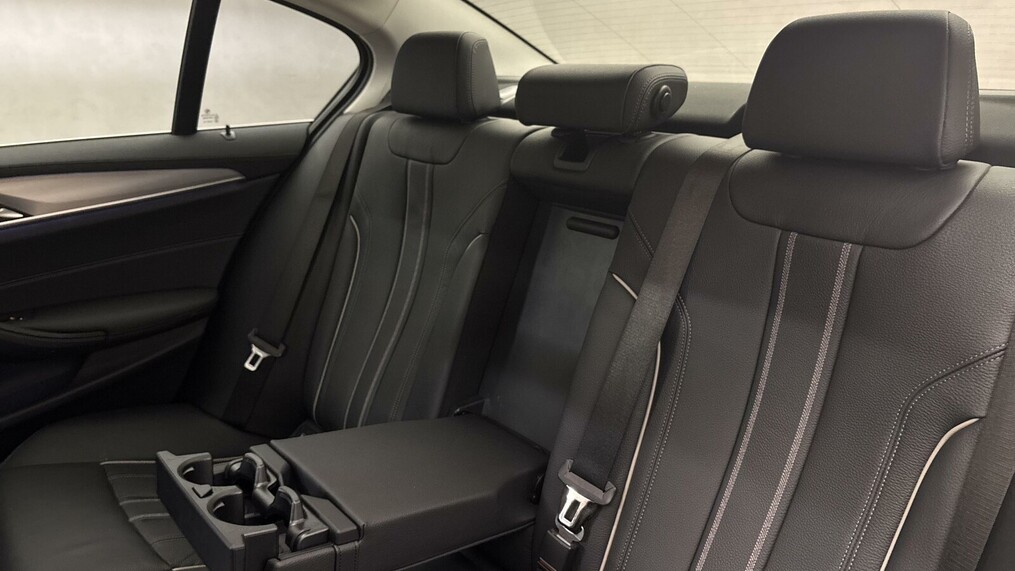 BMW Serii 5, 530