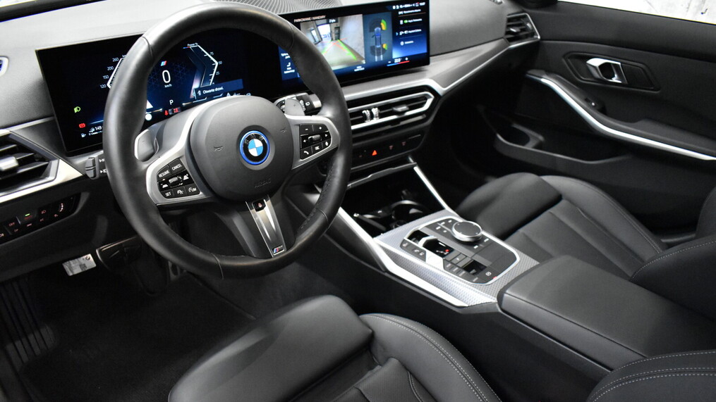BMW Serii 3, 330