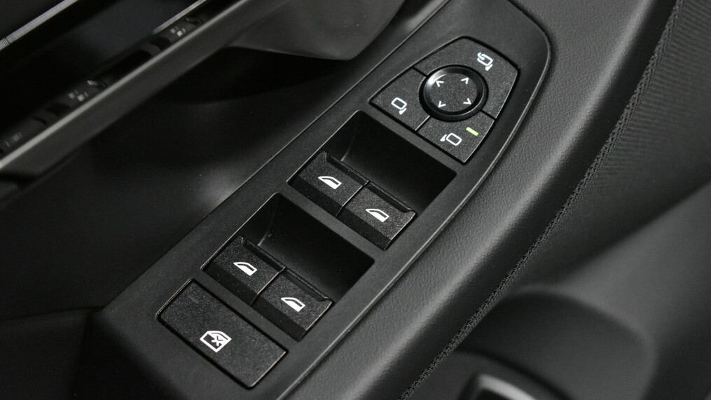 BMW Serii 5, 530