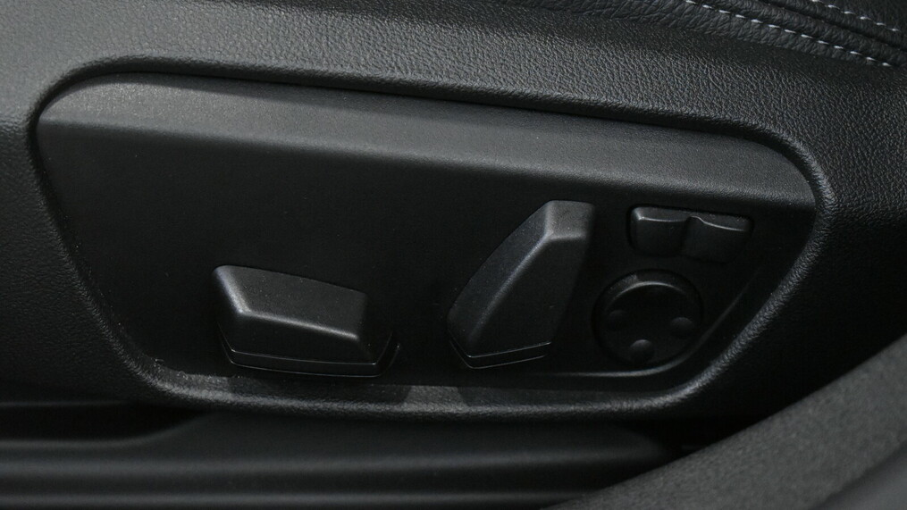 BMW Seria 2, 235