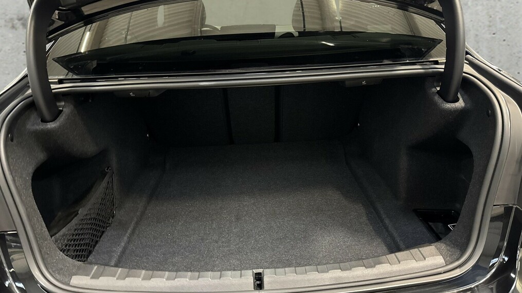 BMW Serii 3, 320