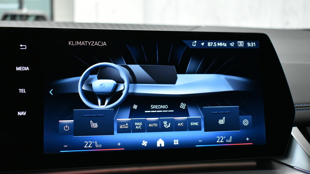 BMW Serii 2, 218