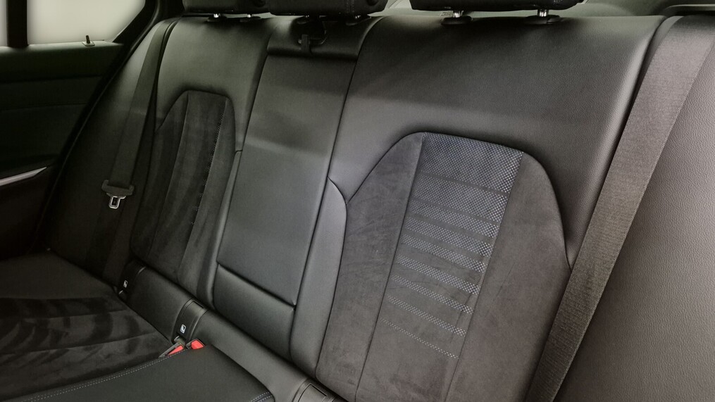BMW Serii 3, 320