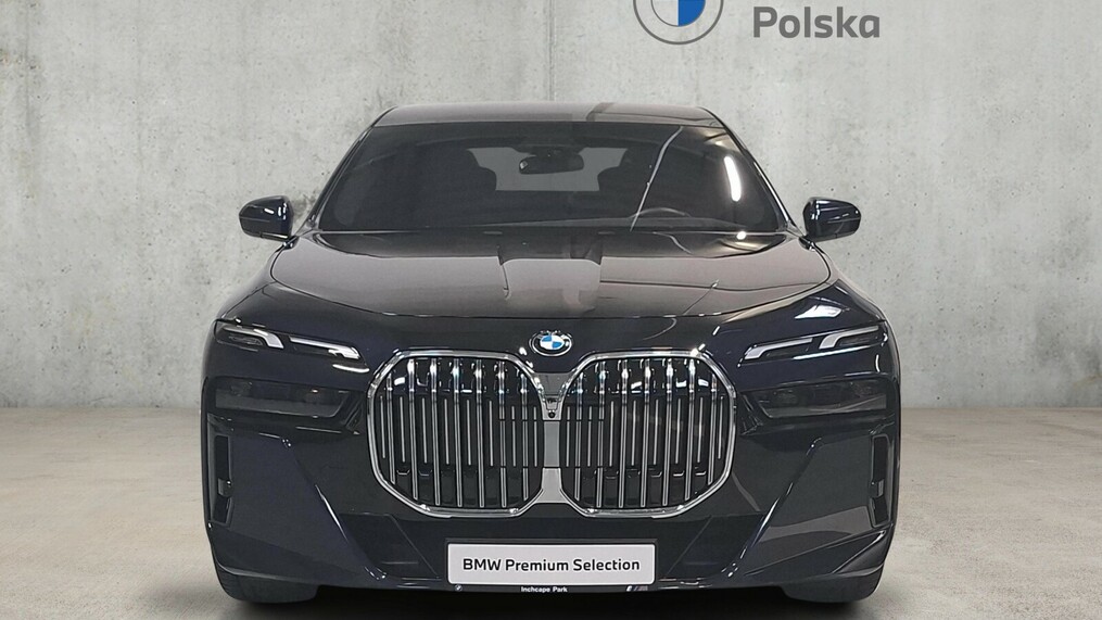 BMW Serii 7, 740