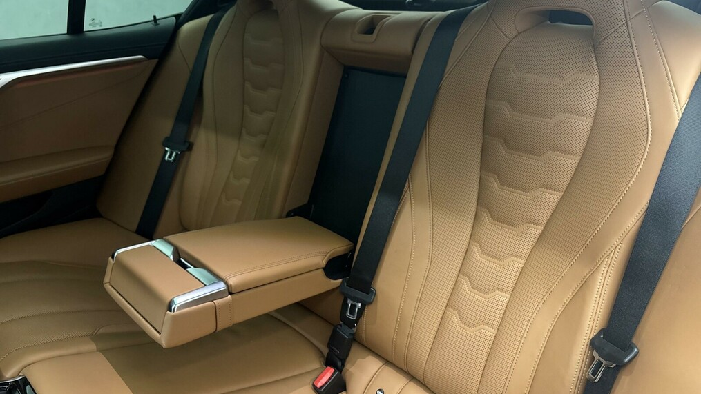 BMW Seria 8 840