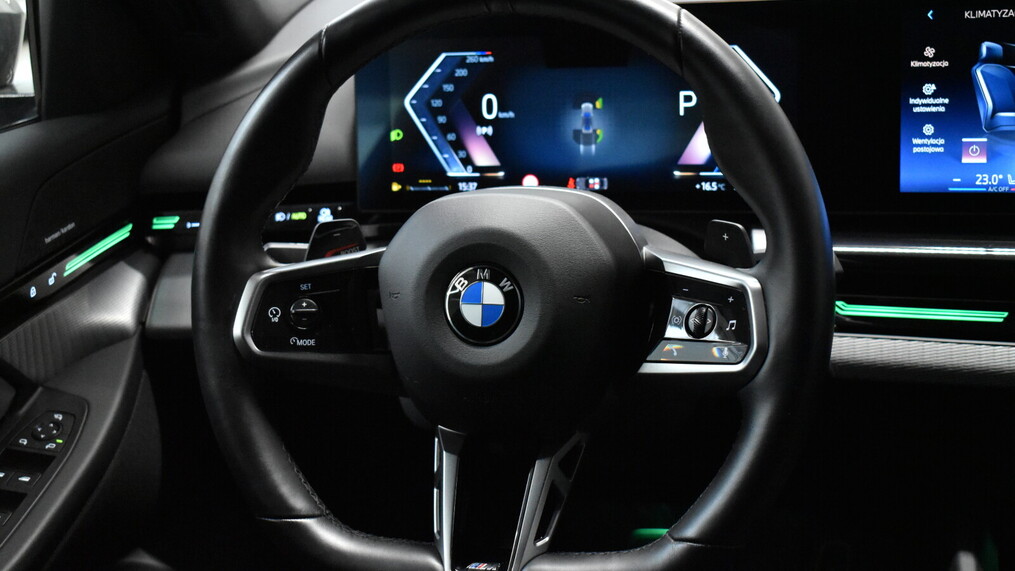 BMW Serii 5, 520