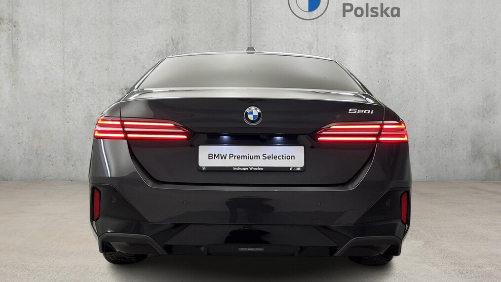 BMW Serii 5, 520
