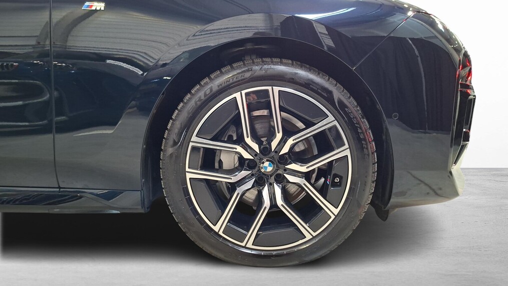 BMW Serii 7, 740
