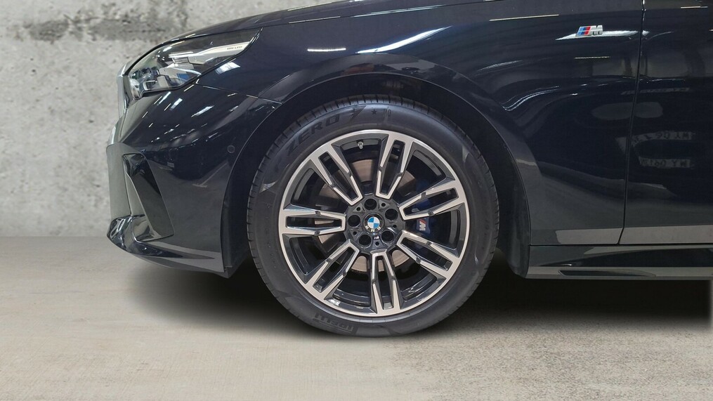 BMW Serii 5, 520