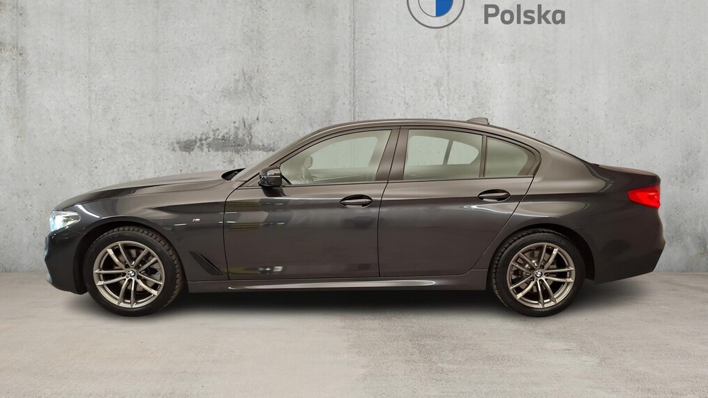 BMW Serii 5, 520