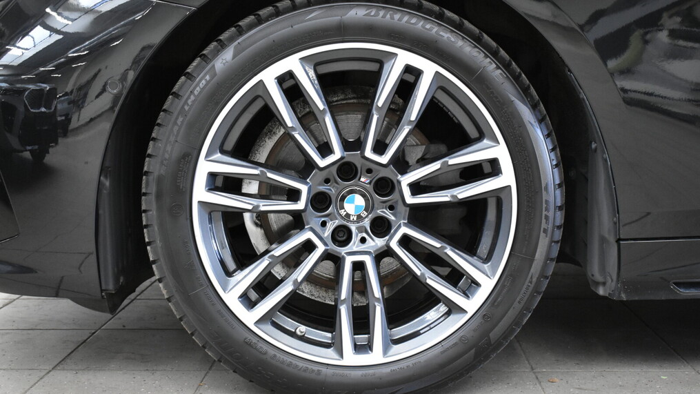 BMW Serii 5, 520