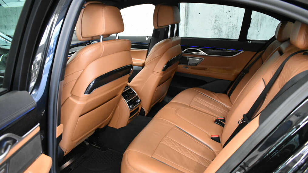 BMW Serii 7, 740