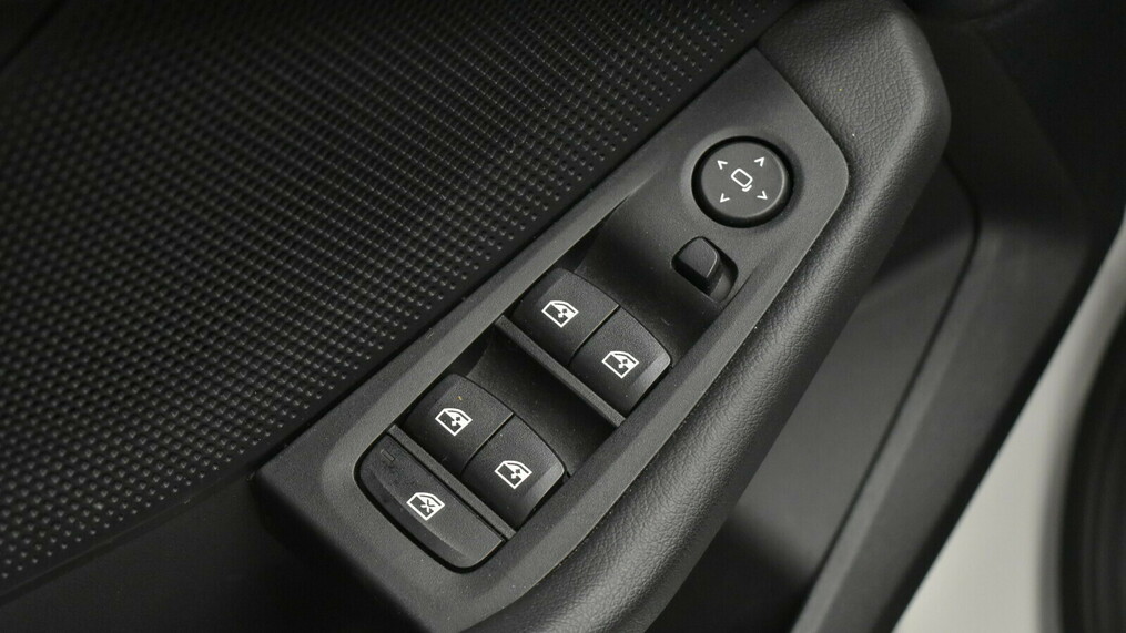 BMW Seria 2, 218