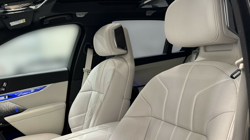 BMW Seria 7, 740