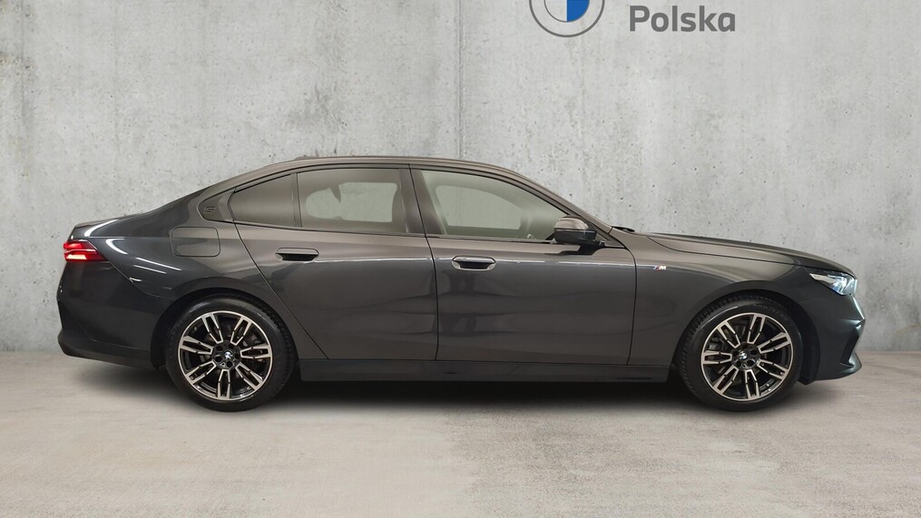 BMW Serii 5, 520