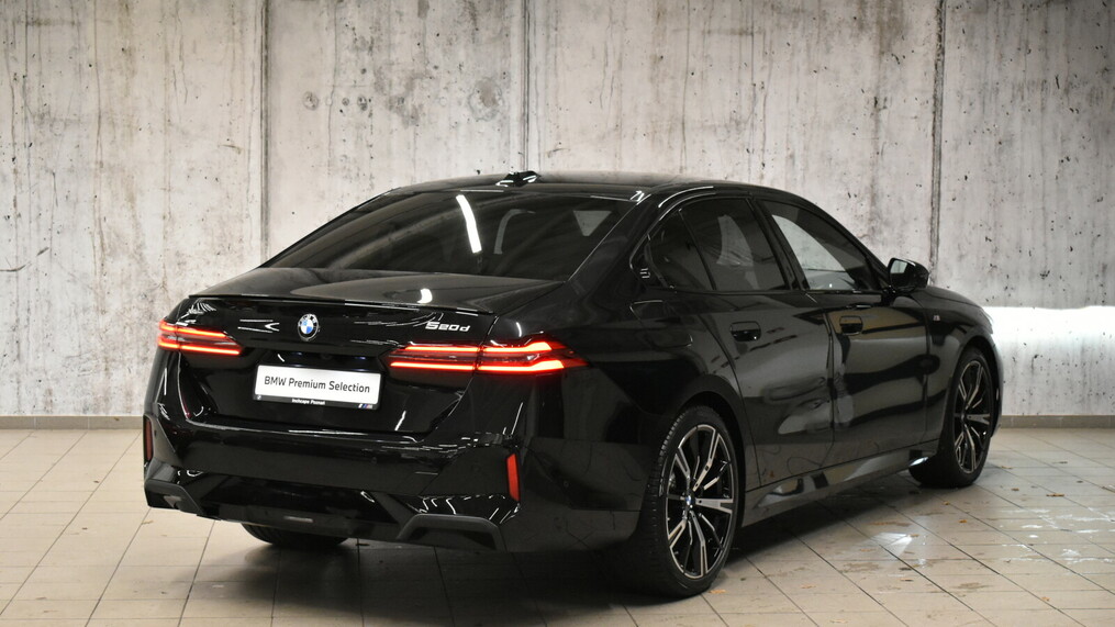 BMW Serii 5, 520