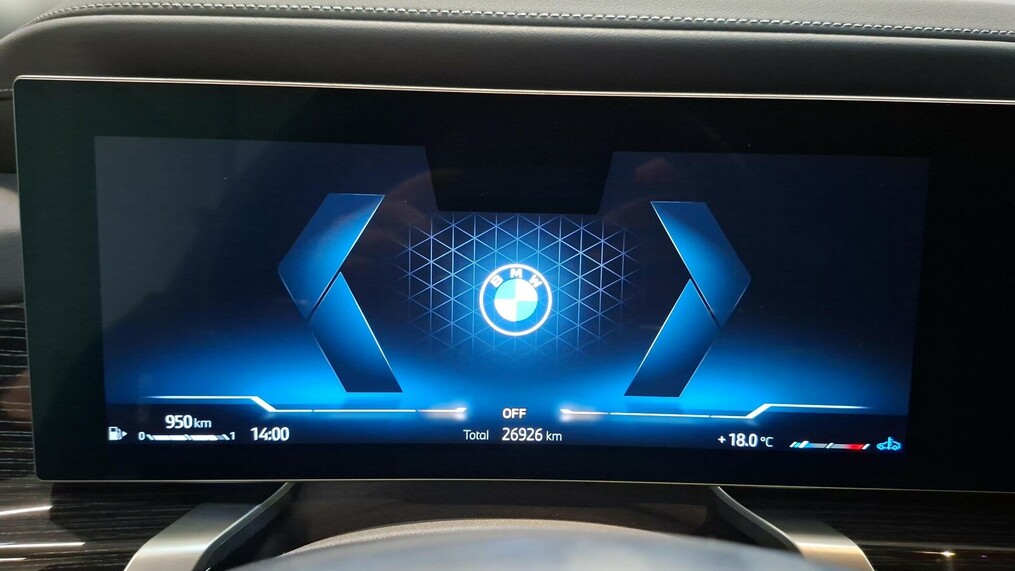 BMW Serii 7, 740