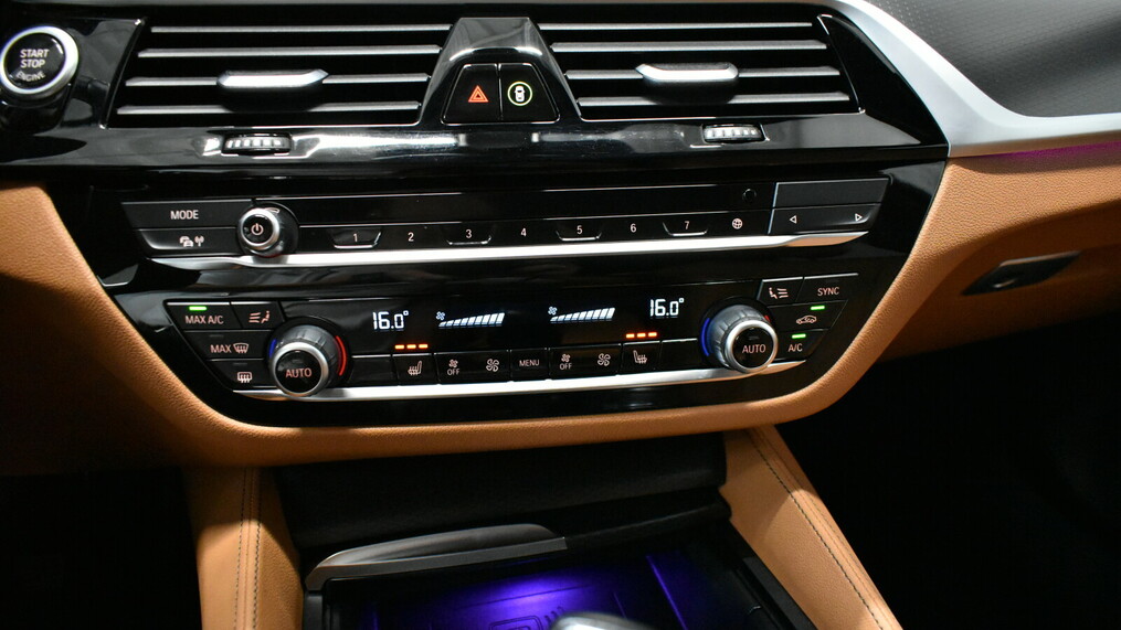 BMW Serii 5, 520