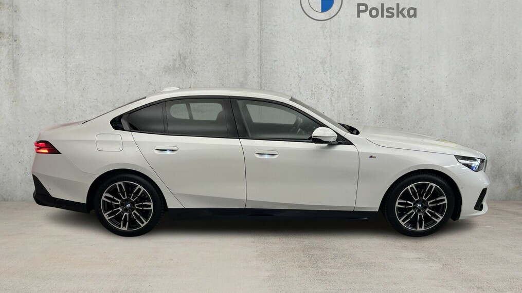 BMW Serii 5, 520