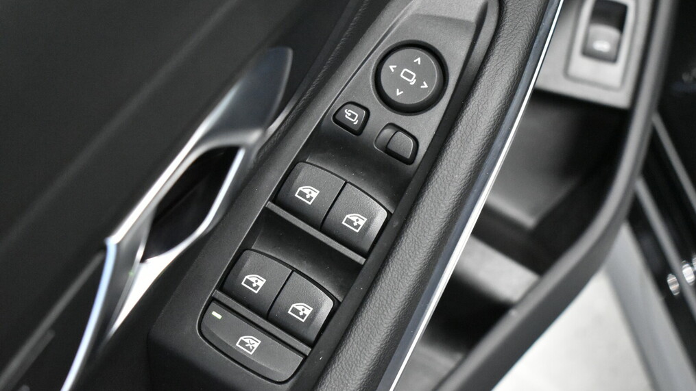BMW Seria 3, 320