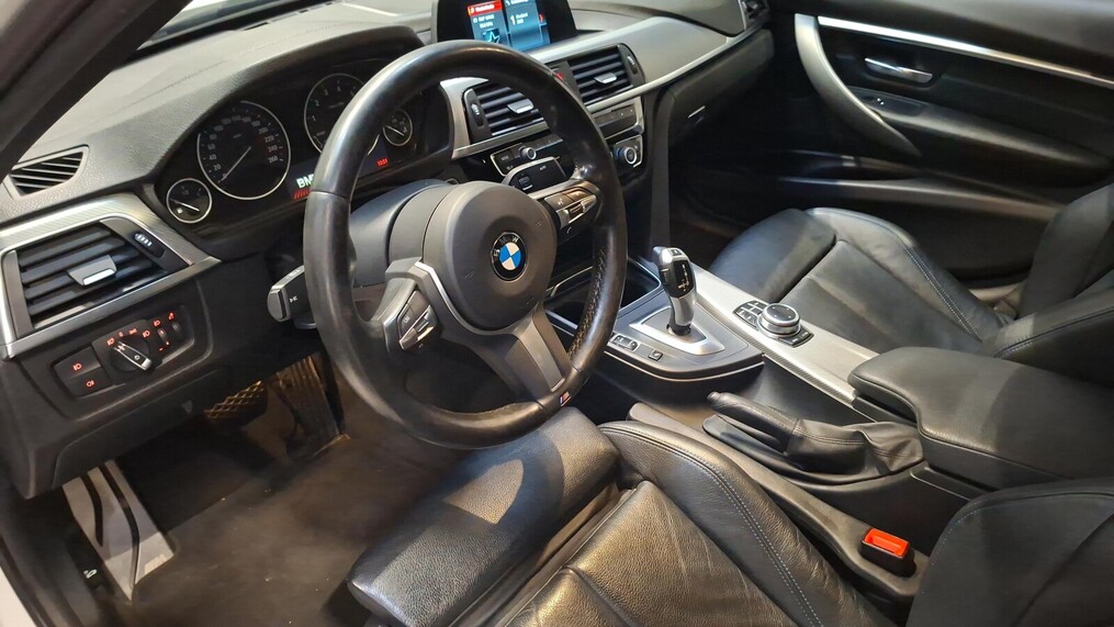BMW Serii 3, 318