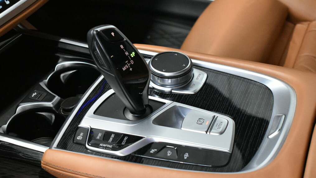 BMW Seria 7 740
