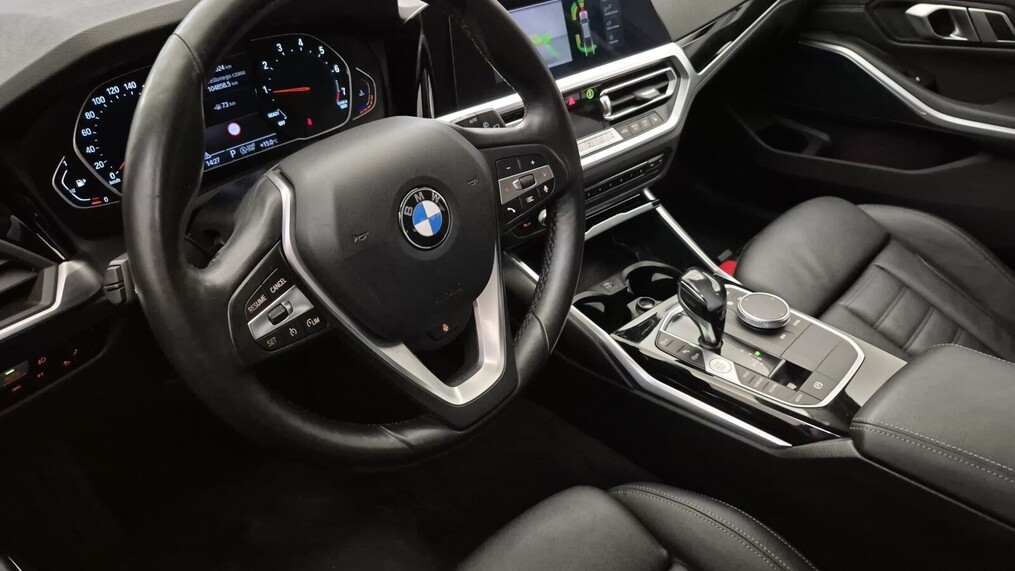 BMW Serii 3, 320