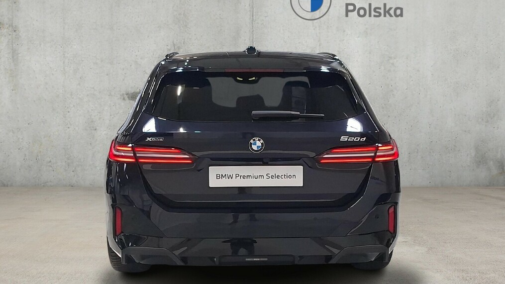 BMW Serii 5, 520