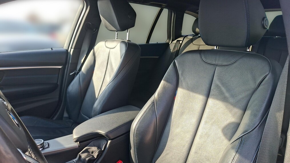 BMW Serii 3, 320