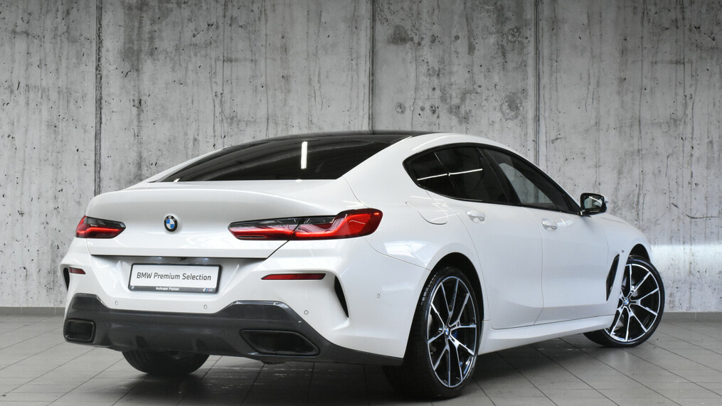 BMW Serii 8, 840