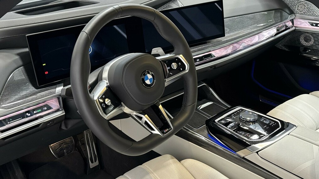 BMW Seria 7, 740