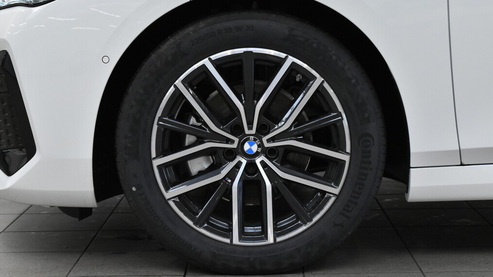BMW Serii 2, 218