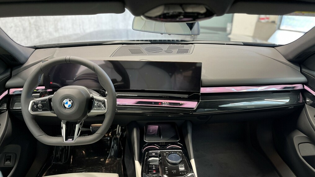 BMW Serii 5, 520
