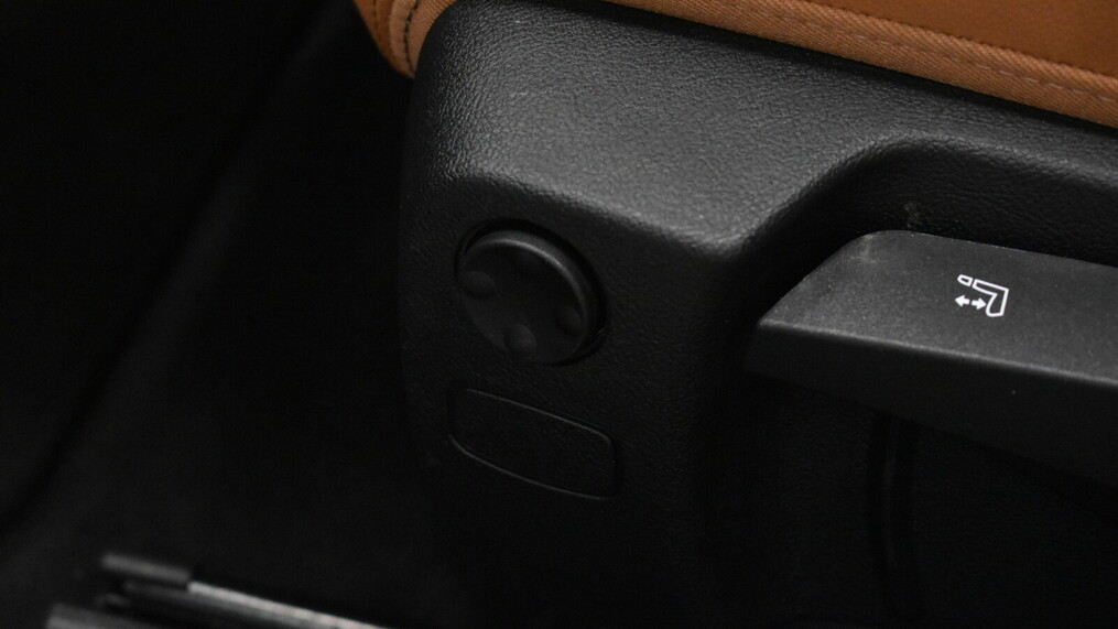 BMW Serii 3, 320