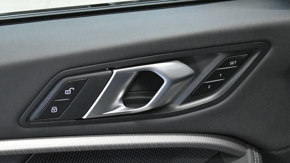 BMW Seria 2, 235