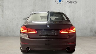 BMW Serii 5, 520