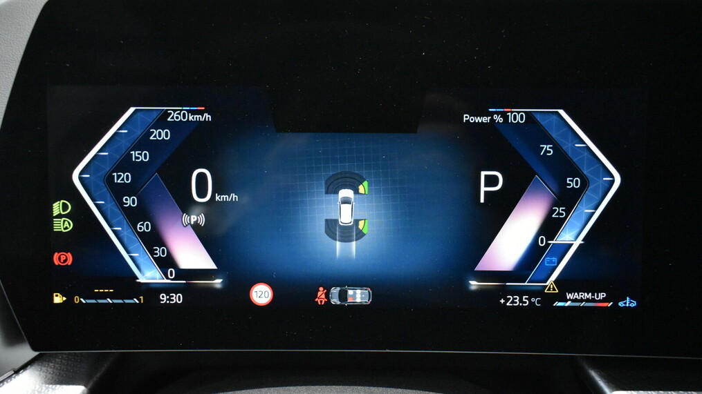 BMW Serii 2, 218