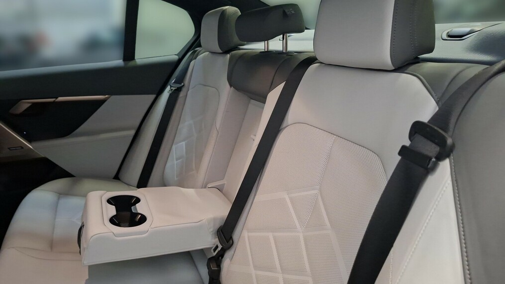BMW Serii 5, 520