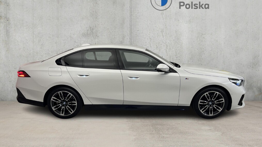 BMW Serii 5, 520