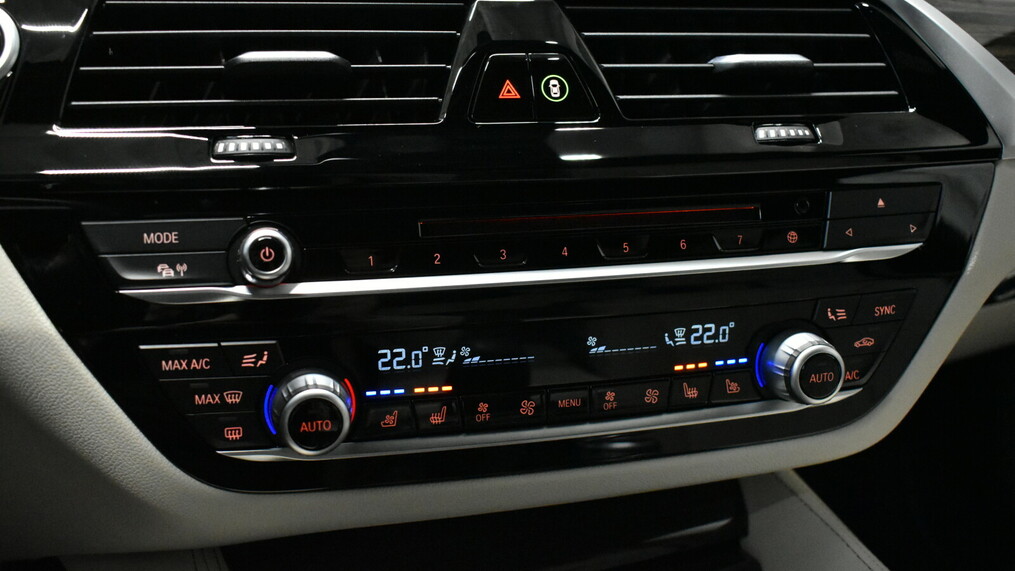 BMW Serii 5, 520