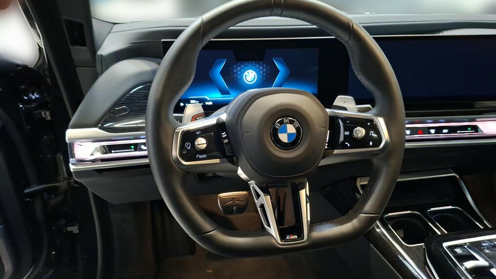 BMW Serii 7, 740