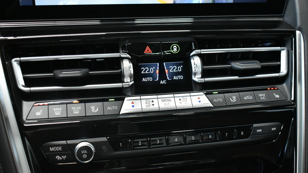 BMW Serii 8, 850