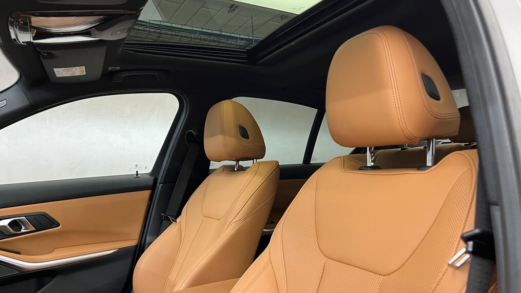 BMW Serii 3, 320